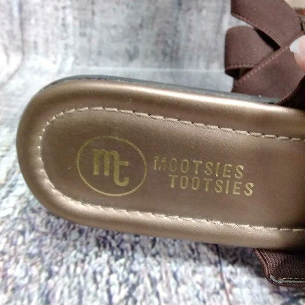 MOOTSIES TOOTSIES BROWN SANDALS SIZE 7.5M D2C TCC