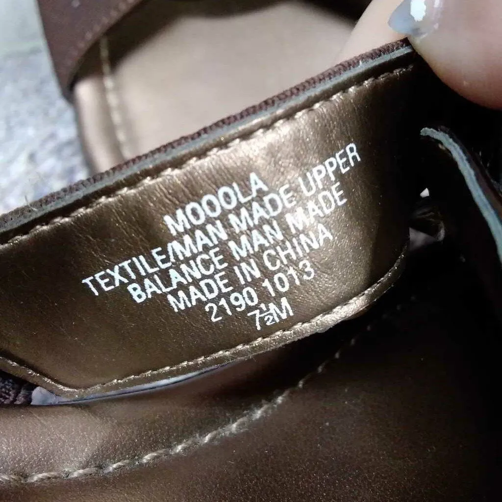 MOOTSIES TOOTSIES BROWN SANDALS SIZE 7.5M D2C TCC