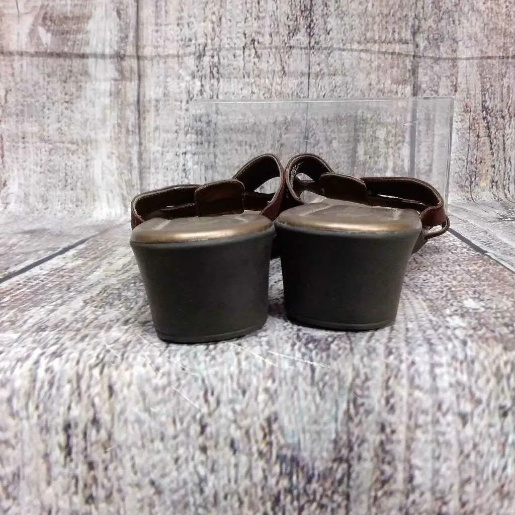 MOOTSIES TOOTSIES BROWN SANDALS SIZE 7.5M D2C TCC
