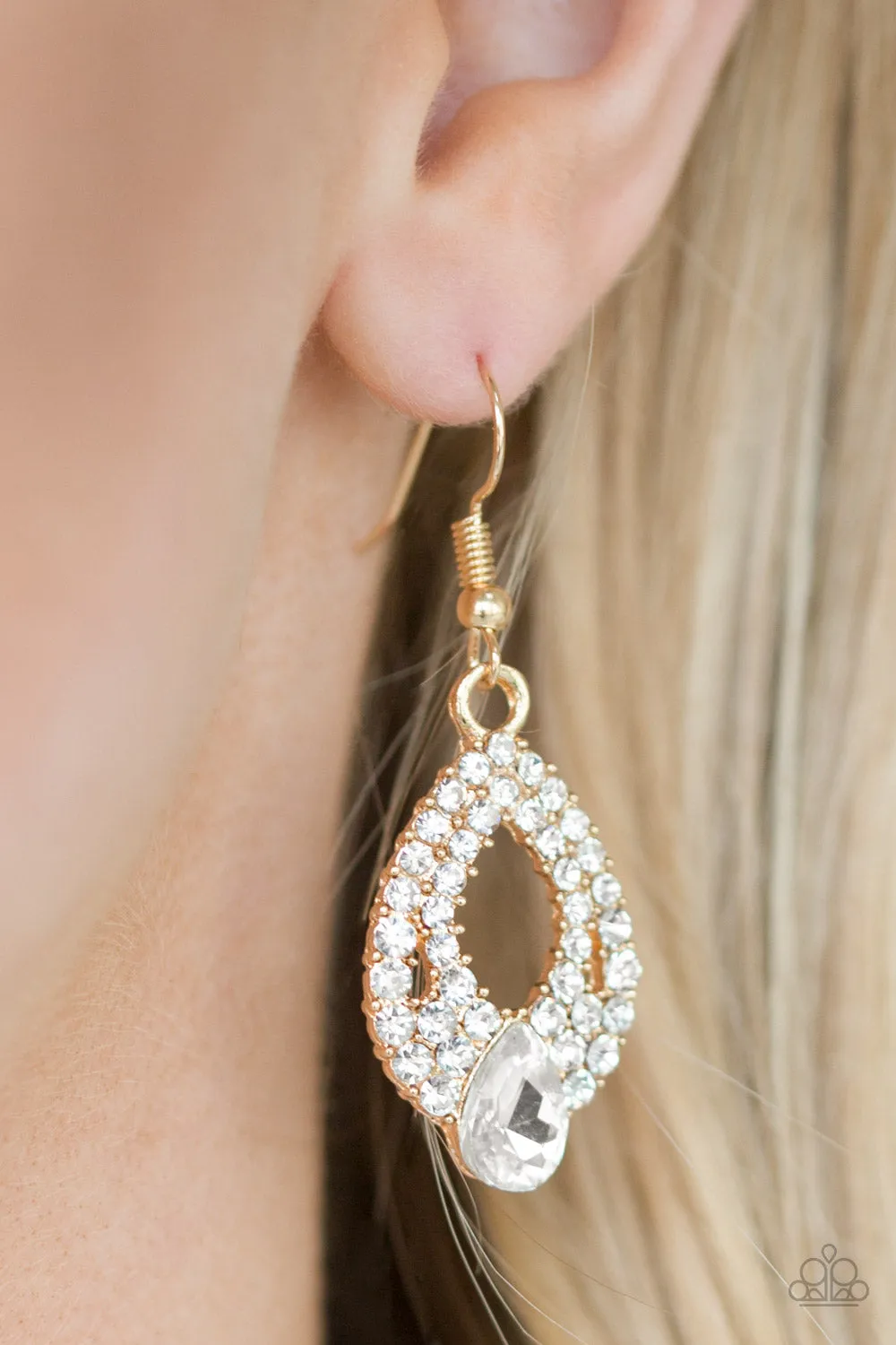 Paparazzi Accessories  - Glam Crush #E201 Peg - Gold Earrings